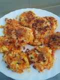 Tortitas de zanahorias, calabacín y queso halloumi