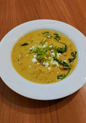 Foto di Zuppa Cremosa di Ceci, Porri e Spinaci Asian Touch