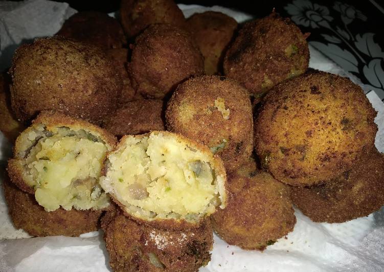 How to Make Any-night-of-the-week Potato balls#festive contest nairobieast#authors marathon