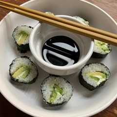 A picture of Makis avocat fromage-frais.