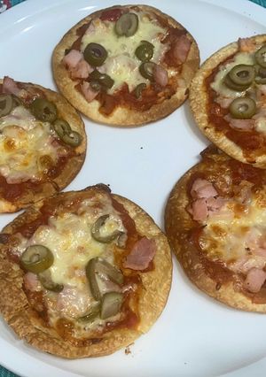 Una foto de Pizza minis, masa hojaldre
