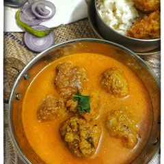 A picture of Raw banana kofta curry.