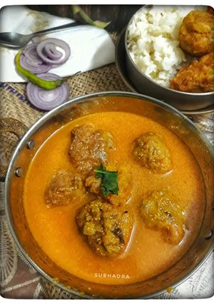 A picture of Raw banana kofta curry.