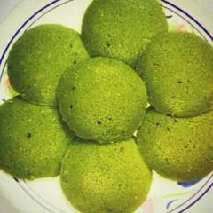 A picture of Moong dal and vegetable idly.
