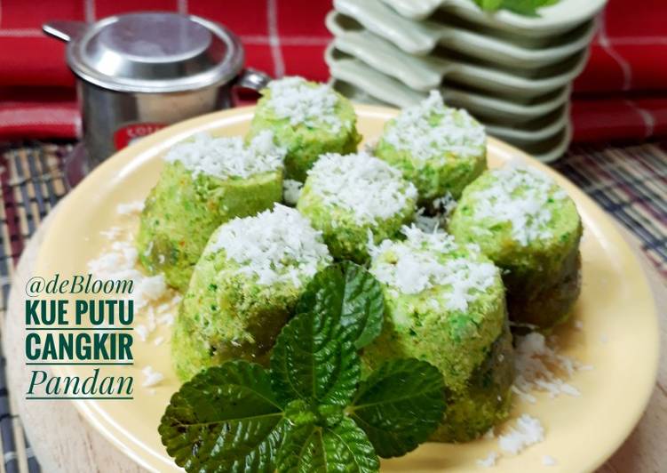 Resep 404. Kue Putu Cangkir Pandan #Seninsemangat yang Lezat Sekali