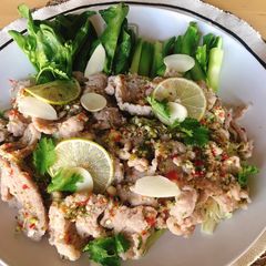 A picture of 🧑🏽‍🍳🧑🏼‍🍳 Thai Salad • Spicy Garlic Lime Pork Recipes • Moo Manao |ThaiChef food.