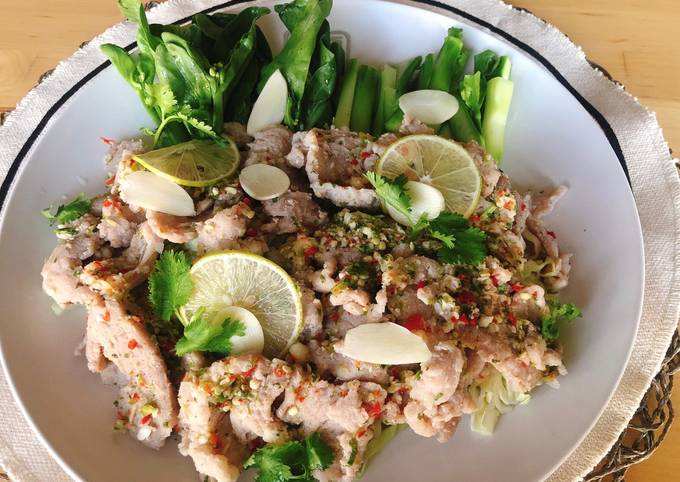 Steps to Prepare Homemade 🧑🏽‍🍳🧑🏼‍🍳 Thai Salad • Spicy Garlic Lime Pork Recipes • Moo Manao |ThaiChef food