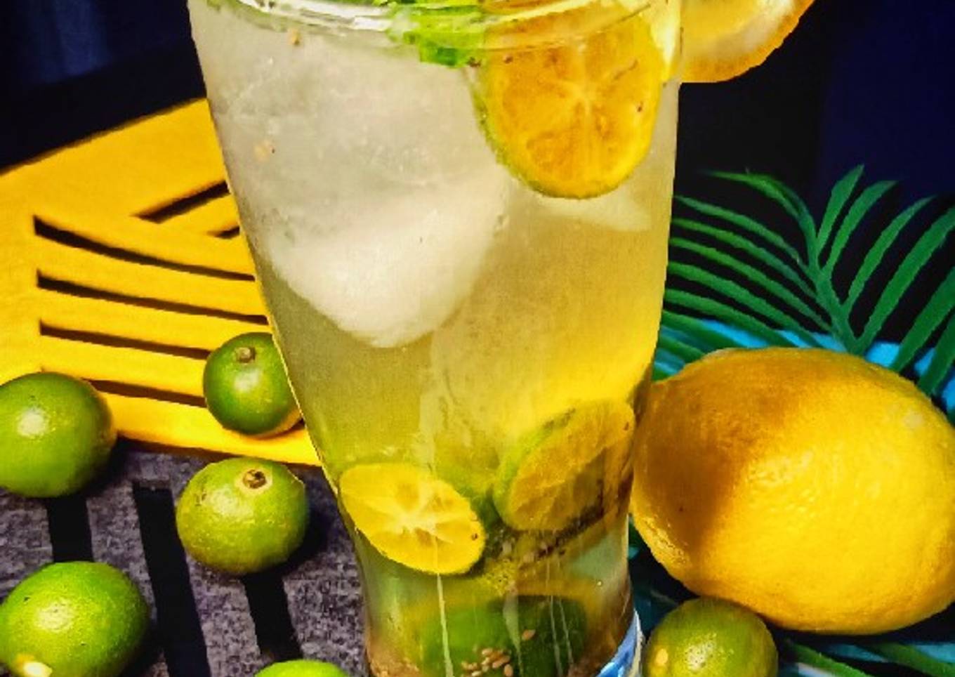 Ice Honey Lemon Cui With Chia Seeds (no sugar added)