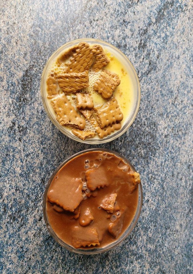Una foto de Natillas caseras con galleta 😋