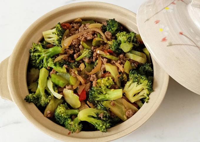 Resep Tumis Brokoli Daging ala Singapore Anti Gagal