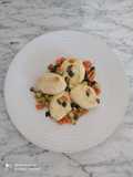 Gnudi al salmone con verdure saltate