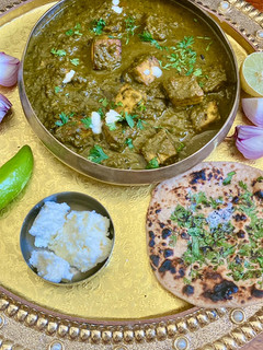पालक पनीर(palak paneer recipe in hindi) रेसिपी मुख्य फोटो