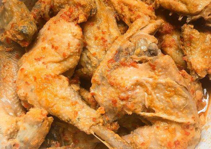 Yuk intip, Bagaimana cara buat Ayam Bumbu Rujak hidangan Idul Adha dijamin nagih banget