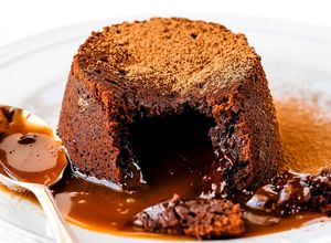 Una foto de Volcán de dulce de leche y chocolate