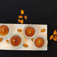 A picture of Gulab jamun.