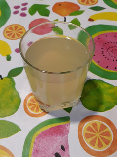 Una foto de Infusión de eucalipto, jengibre y limón. "Anti resfriado"