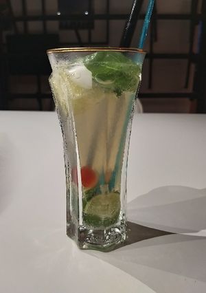A picture of Absinthe cooler.