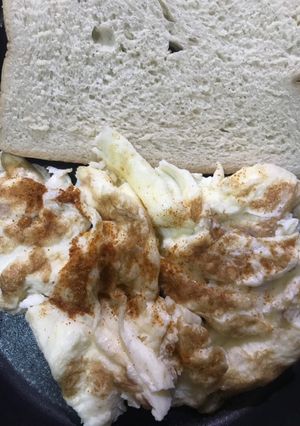 A picture of Fried egg and bread.