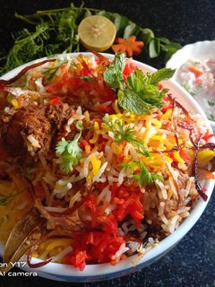 चिकन दम बिर्याणी (chicken dum biryani recipe in marathi) रेसिपी चे मुख्य फोटो 
