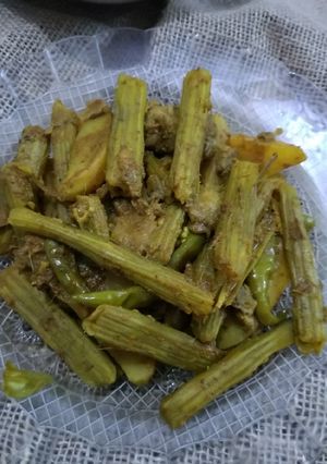 সুটকি সজনে রেসিপির প্রধান ছবি