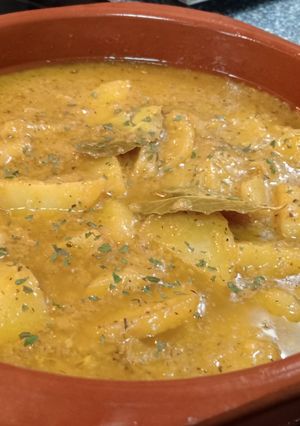 Una foto de 🌿 Patatas en salsa de tomillo: sabor casero en minutos 🥔
