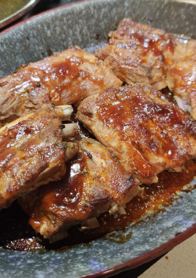Una foto de Costillas de cerdo estilo Foster's Hollywood 💥🐖