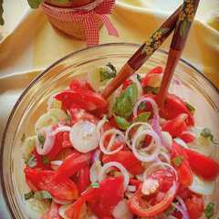 A picture of Insalata di pomodori cosentina.
