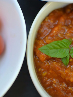 Una foto de Salsa dulce de tomates cherry