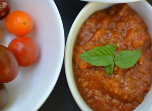 Una foto de Salsa dulce de tomates cherry