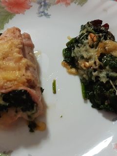 Una foto de Pechuga de pavo rellena