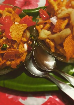 लेफ्ट ओवर चिप्स कुरकुरे भेल (Kurkure Bhel Recipe In Hindi) रेसिपी मुख्य फोटो