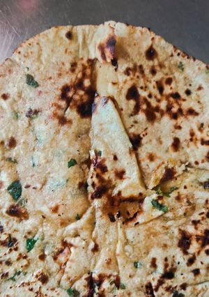 A picture of Methi paratha.