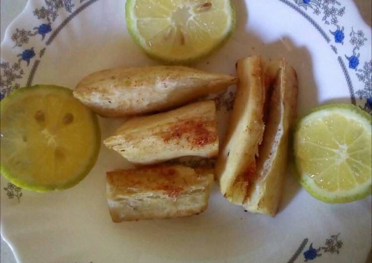 Steps to Make Homemade Fried cassava (mhogo)