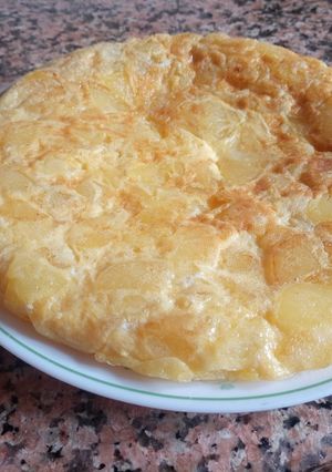 Una foto de Tortilla De Patata Española 🥔🇪🇸