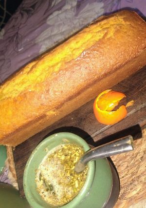 Una foto de Budín de mandarina 🍊🍞