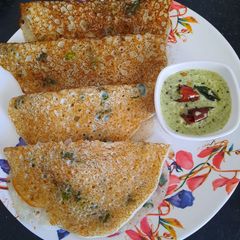 A picture of Rava Dosa.