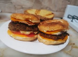Una foto de Medallón de porotos y lentejones