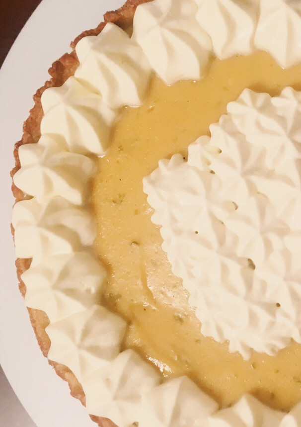 Una foto de Tarta de lima (key lime pie)