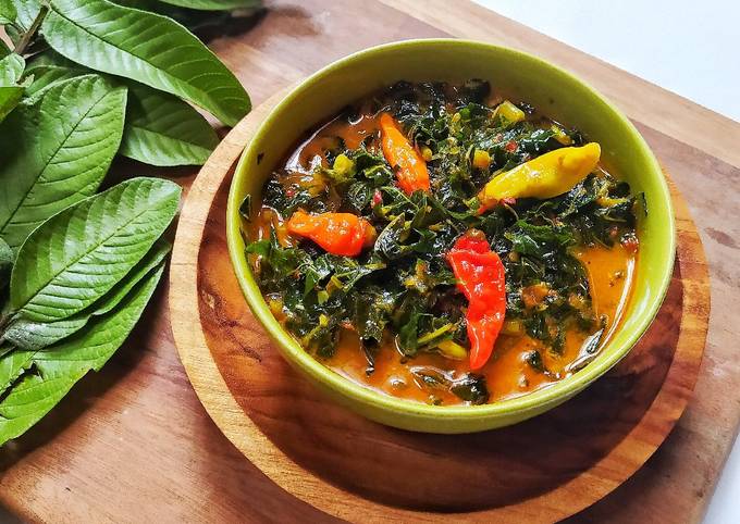 Resep Sayur Daun Pepaya Pedas oleh dapur ade - Cookpad