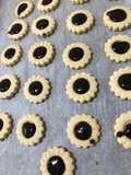 Vegan Linzel Cookies filled with chocolate