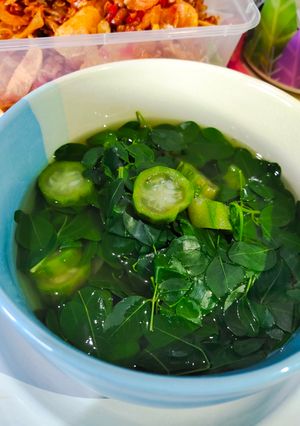 Foto resep Sayur bening daun kelor oyong super simpel