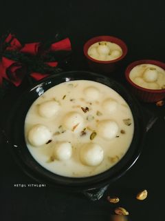 અંગુર રબડી (Angoor Rabdi Recipe In Gujarati) રેસીપી મુખ્ય ફોટો