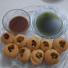 A picture of Pani Puri.