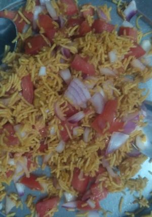 A picture of Bhel puri.