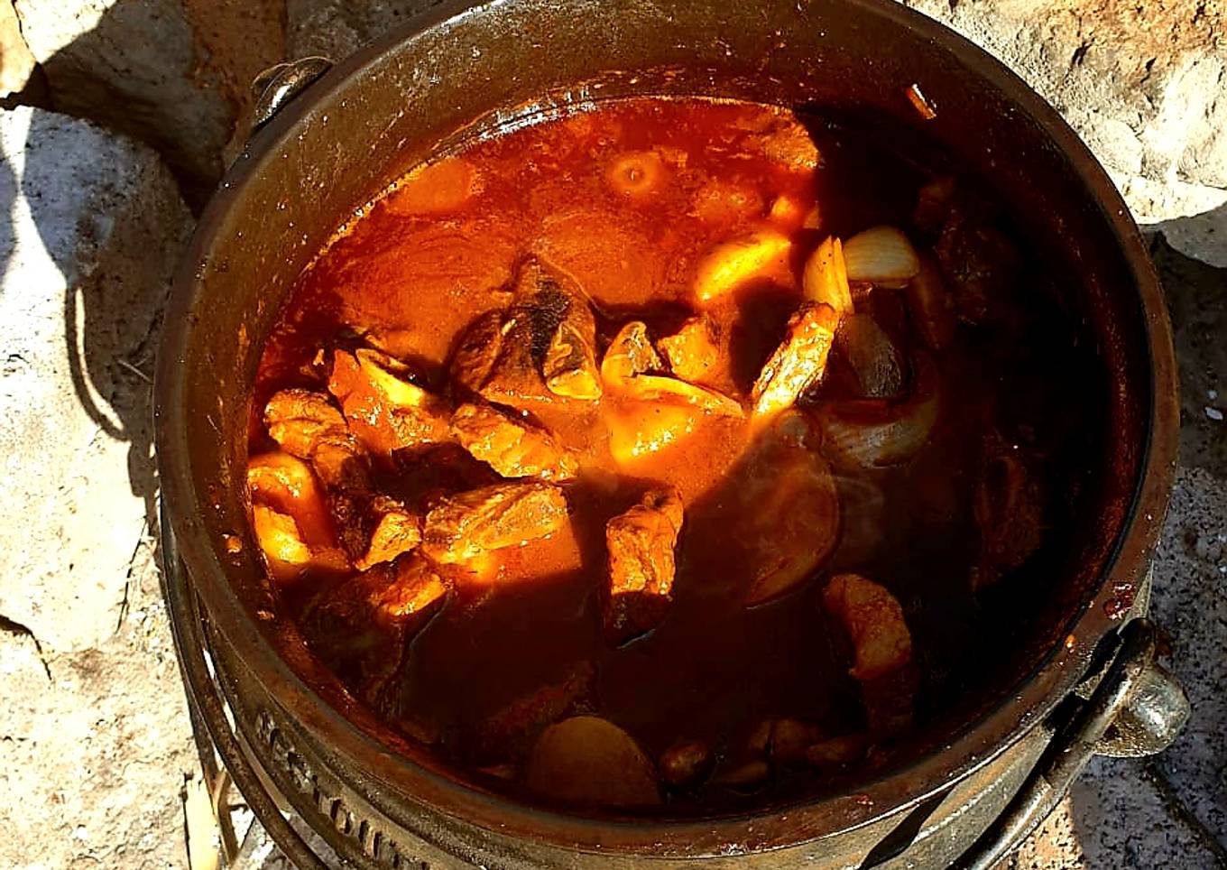 Tomato beef potjiekos