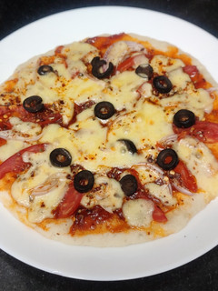 இத்தாலியன் பீட்ஸா (Italian Pizza recipe in tamil) செய்முறை முக்கிய புகைப்படம்
