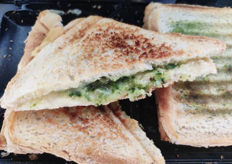 Easiest Way to Make Ultimate Pesto chicken sandwich