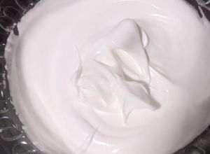 Una foto de Claras a nieve (merengue)