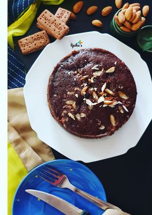 A picture of Bourbon biscuit cake.