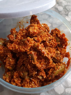 કાચી કેરીનું અથાણું (Kachi Keri Athanu Recipe In Gujarati) રેસીપી મુખ્ય ફોટો